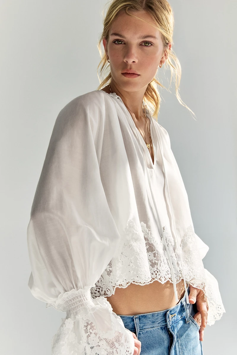 Blouse avec dentelle