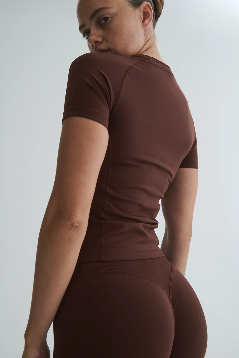 Seamless Slim-Fit Sports T-Shirt with DryMove™