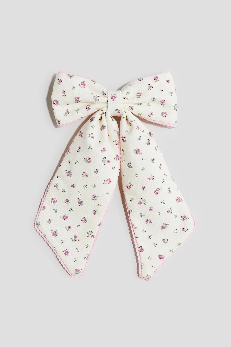 Barrette avec boucle