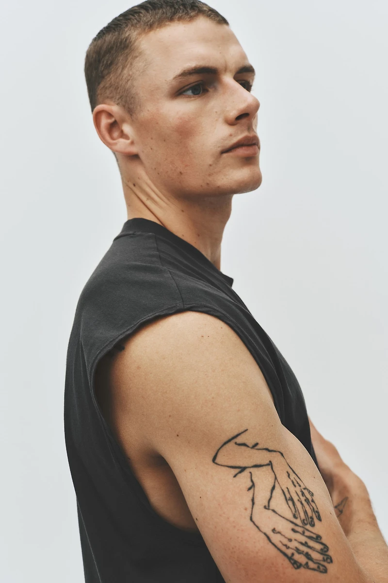 Loose-Fit Sports Tank Top with DryMove™