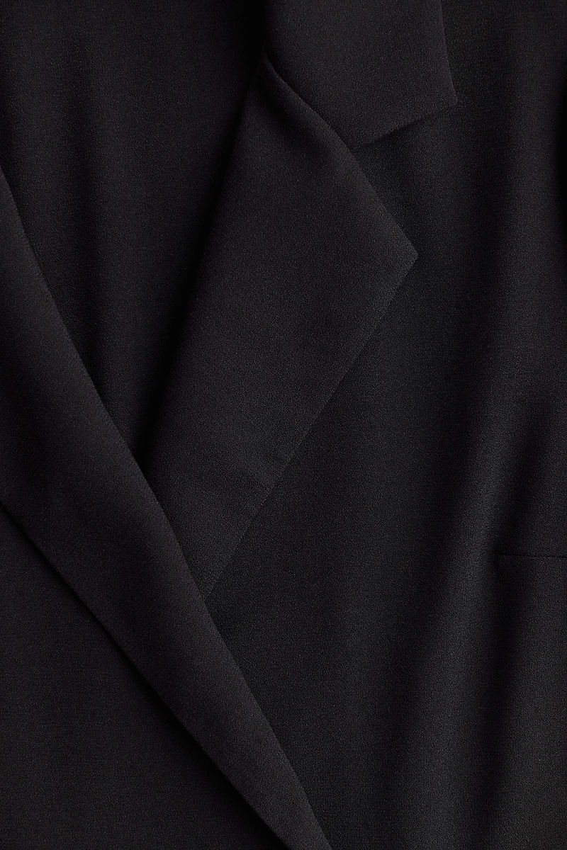 Une pièce pantalon en crêpe