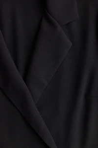 Une pièce pantalon en crêpe