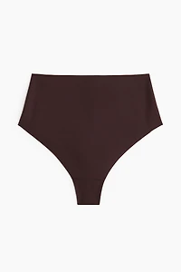 Culotte brésilienne forme intermédiaire