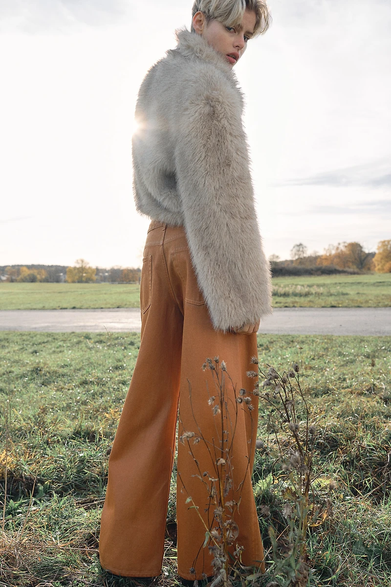 Pantalon large en tissu enduit