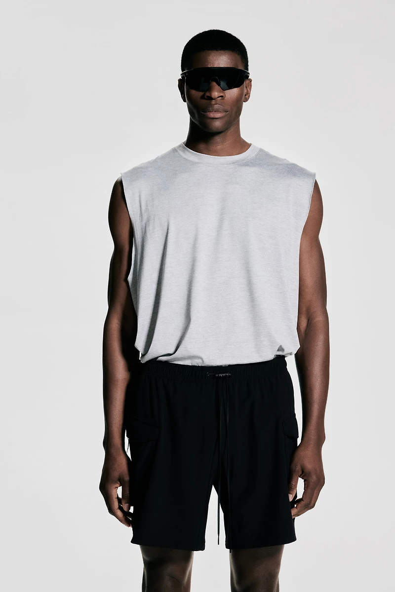 Mid-Length Cargo Sports Shorts with DryMove™