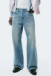Wide-Leg Jeans