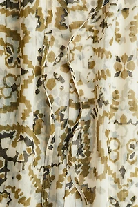 Blouse with Ruffled Collar