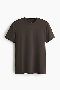 T-shirt sport épousant les muscles en DryMove🅪