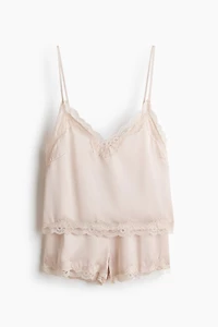 Pyjama en satin avec dentelle