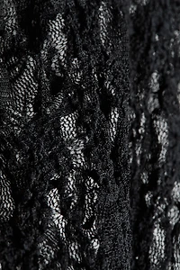 Haut en dentelle avec encolure V