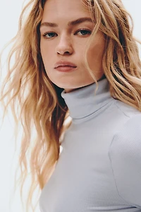 Haut col roulé côtelé