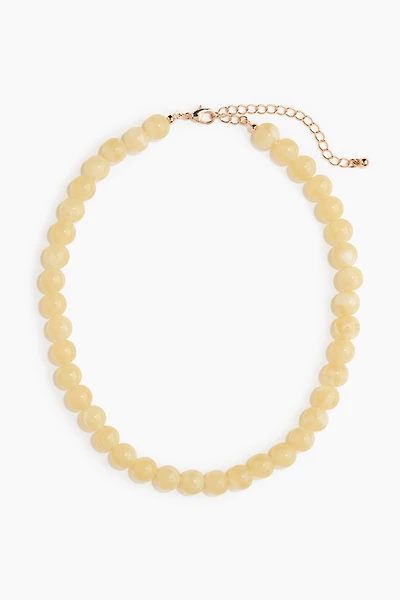 Collier avec perles de fantaisie