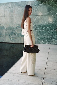 Jean avec détails style crocheté