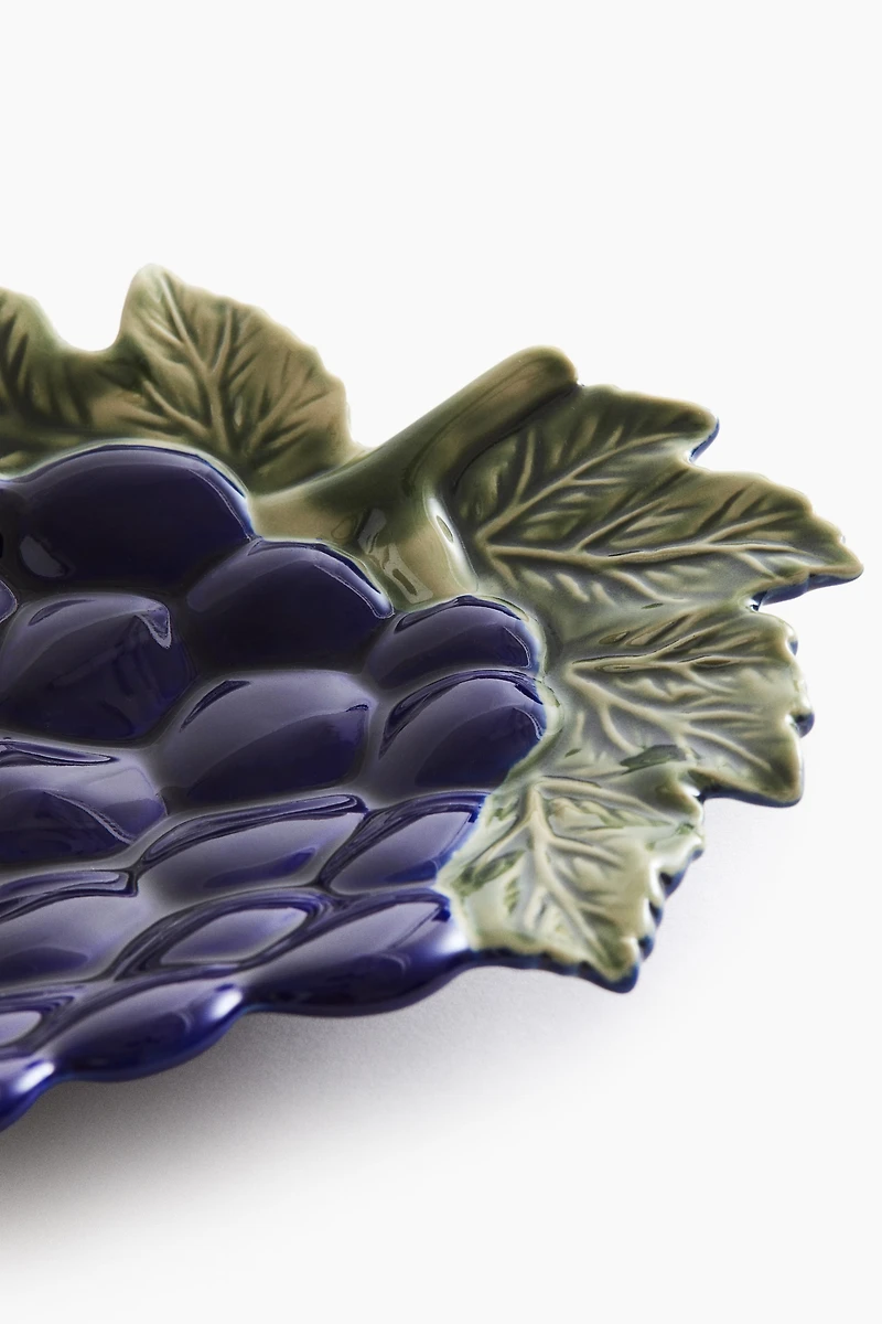 Assiette de service figurative en grès cérame