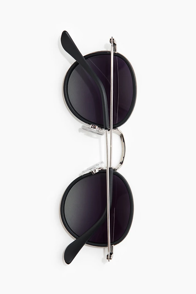 Free People Glossy Black Round Modern Bohemian Sunglasses FREE PEOPLE Midnight Round Sunglasses | endource main image 4