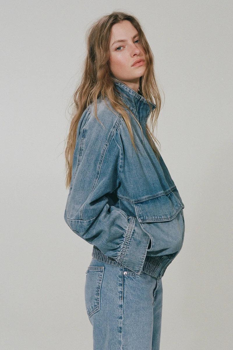 Mom Slim-Fit High-Waist Ankle Jeans