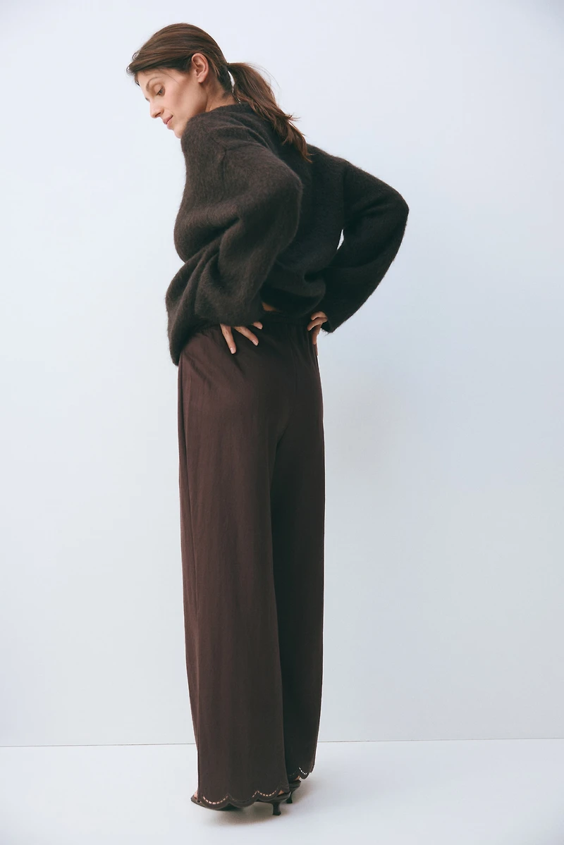 MAMA Scalloped Pull-On Pants