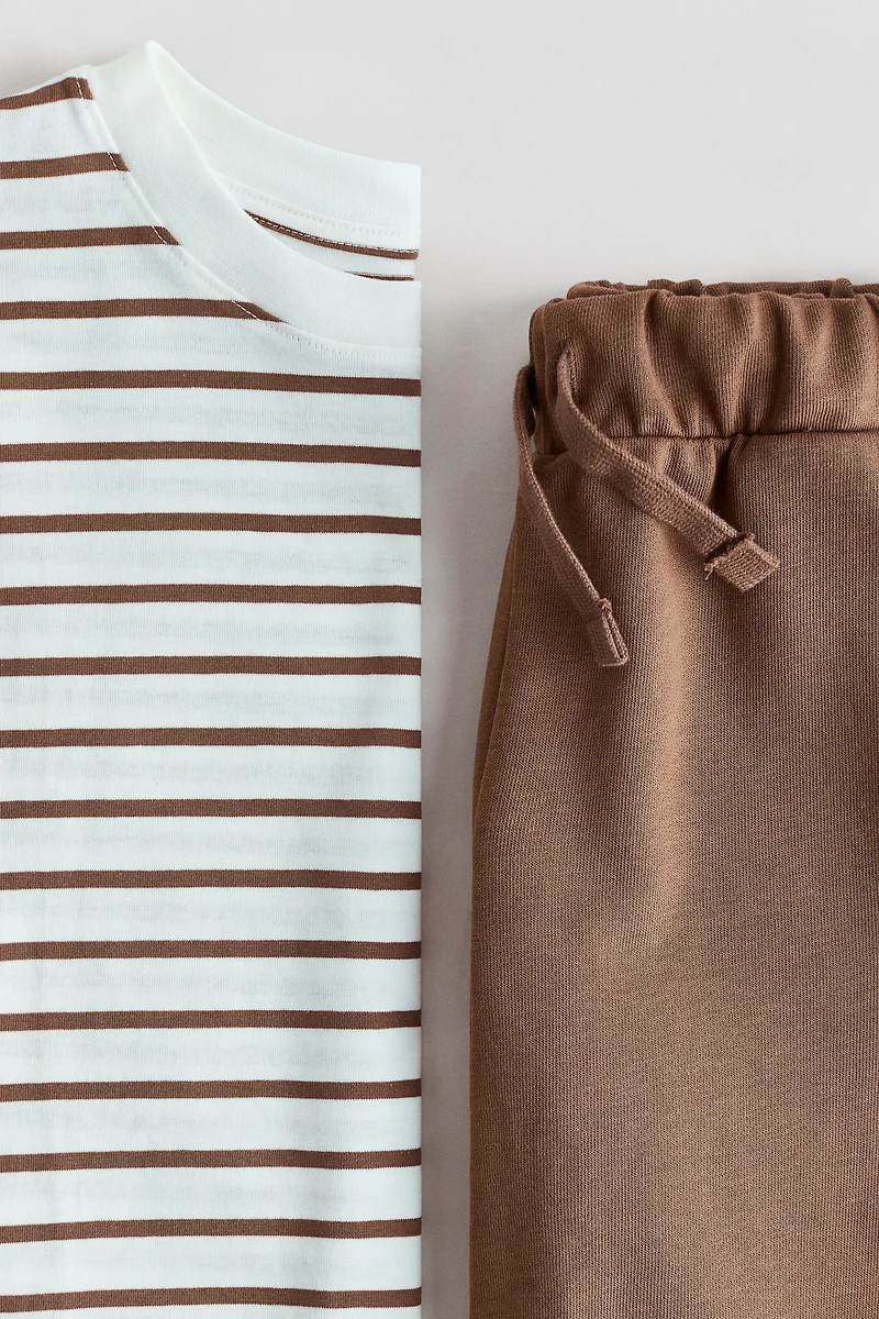 2-Piece T-Shirt and Shorts Set