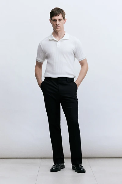 Pantalon d'habit près du corps