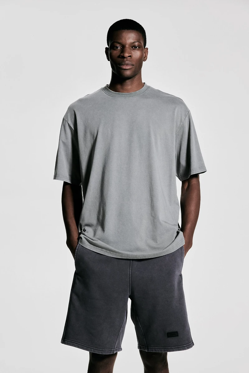 Loose-Fit Sports Shirt with DryMove™