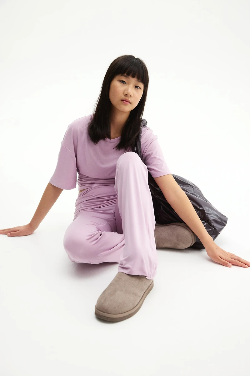 Flared Yoga Leggings with SoftMove™