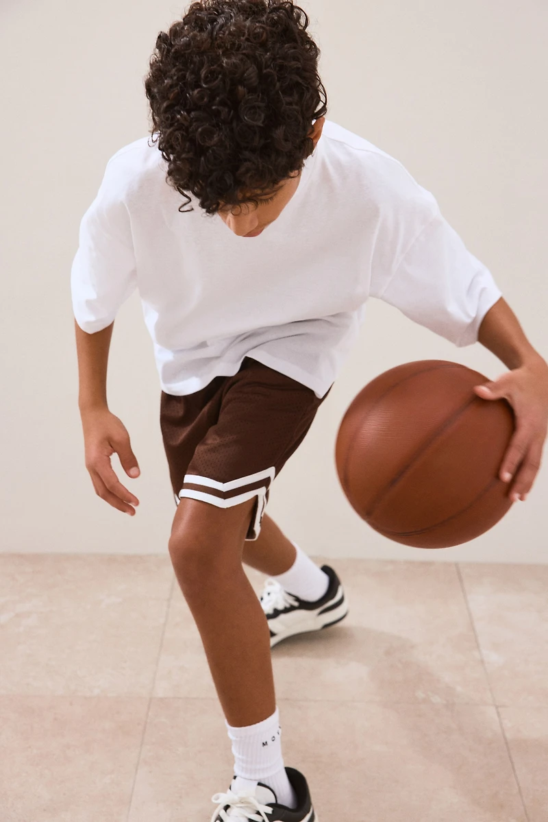 Basketball Shorts with DryMove™