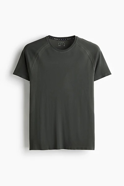Muscle Fit Sports T-Shirt with DryMove™