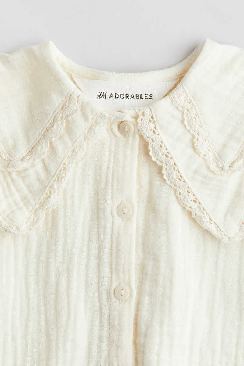 Blouse en mousseline avec dentelle