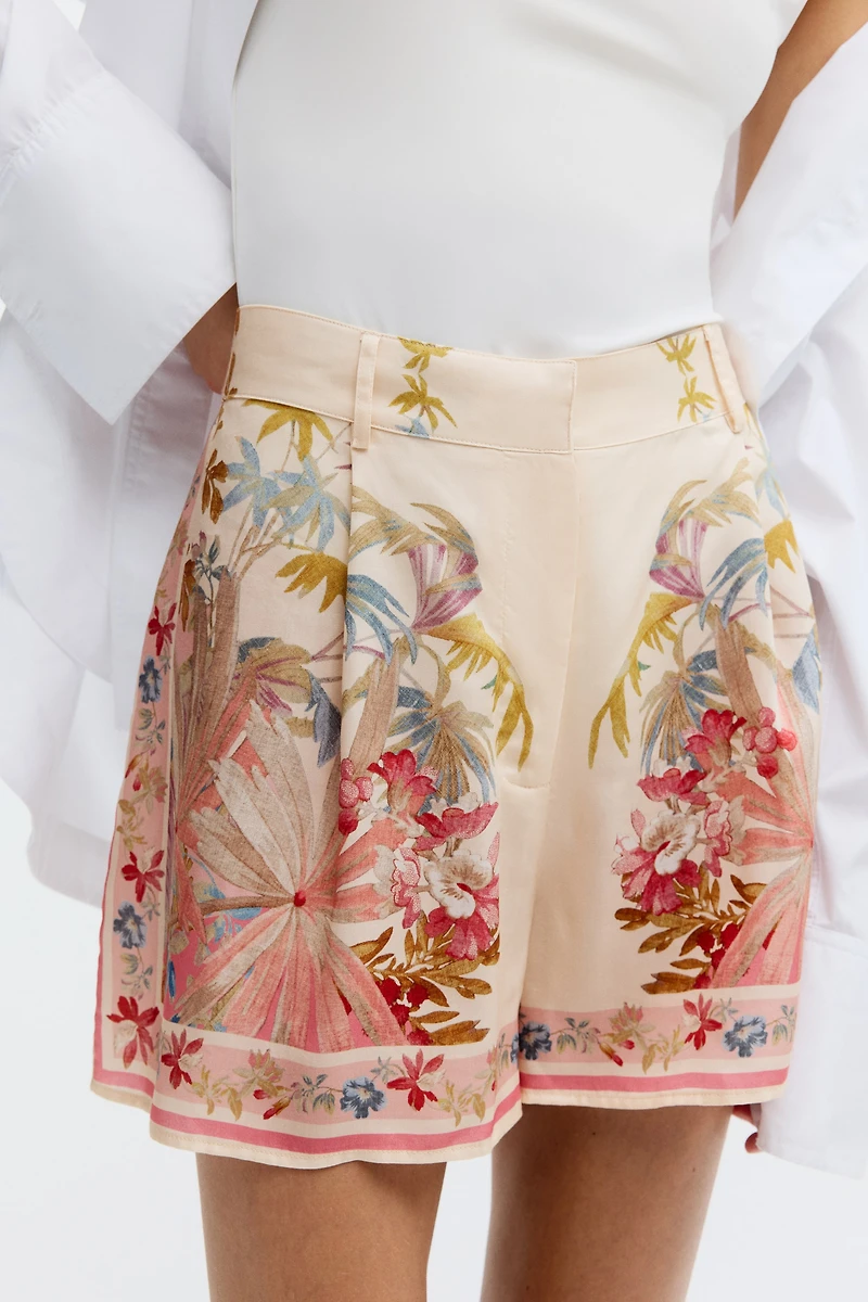 Pleated Lyocell Shorts
