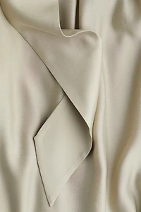 MAMA Long Dress with Bow at Back