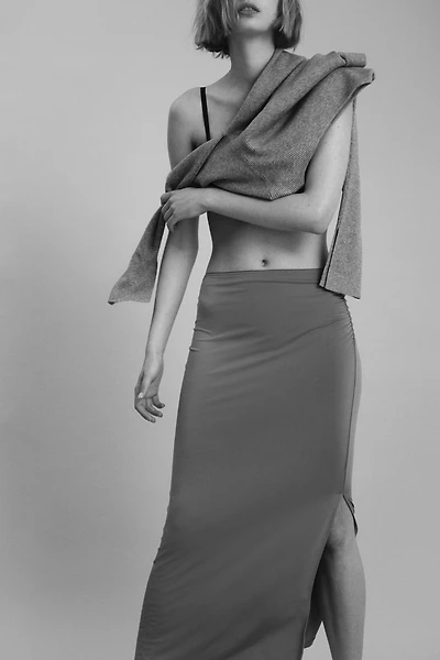 Jupe midi à effet drapé