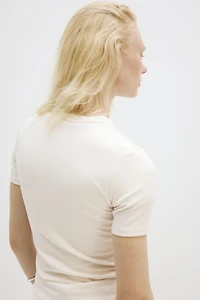 T-shirt côtelé rafraîchissant près du corps