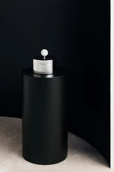 Boîte en inox avec détail en marbre