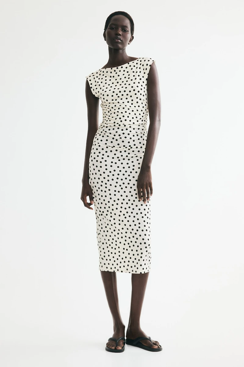 Robe à mancherons