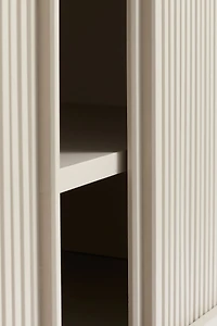 Placard avec portes à jalousie