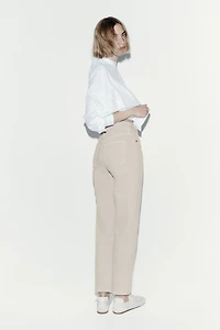 Jean Mom à la cheville près du corps taille haute