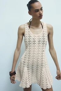 Robe à plis godets en tricot d'aspect crocheté