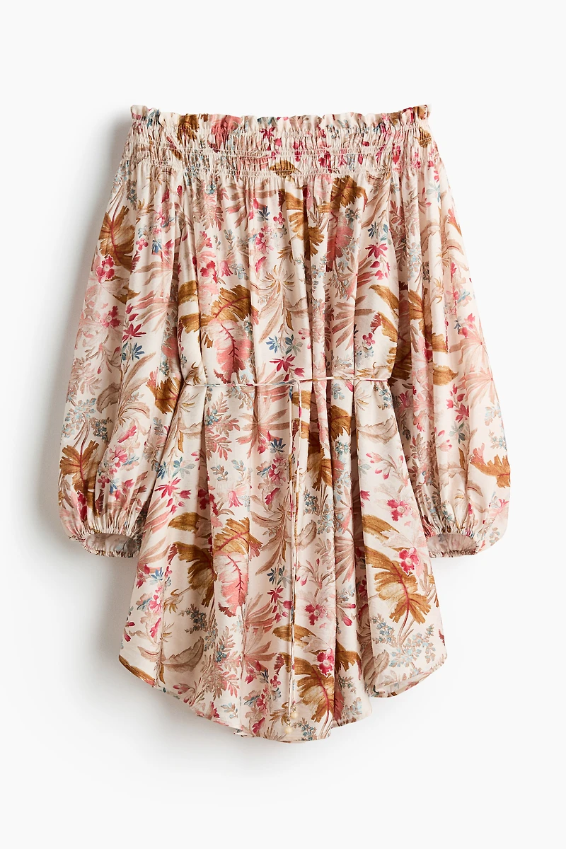 Robe ample à épaules nues