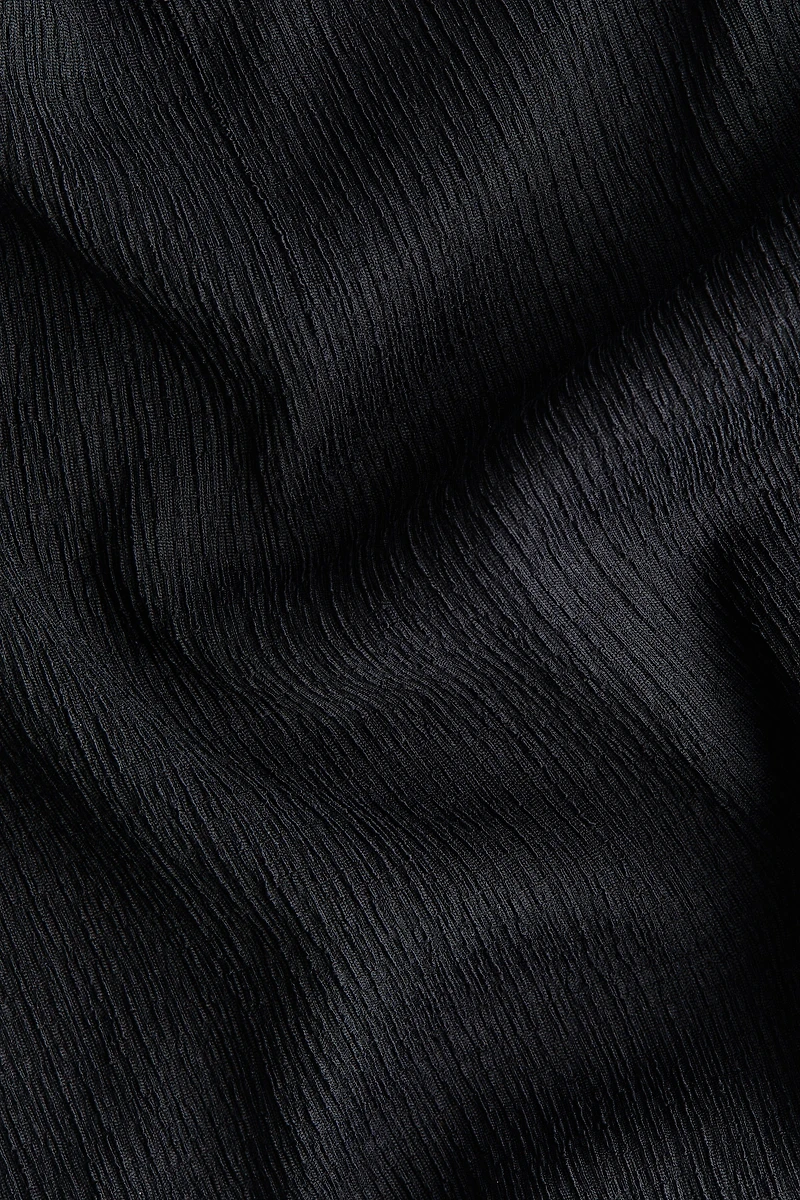 Robe froissée avec bretelles à nouer