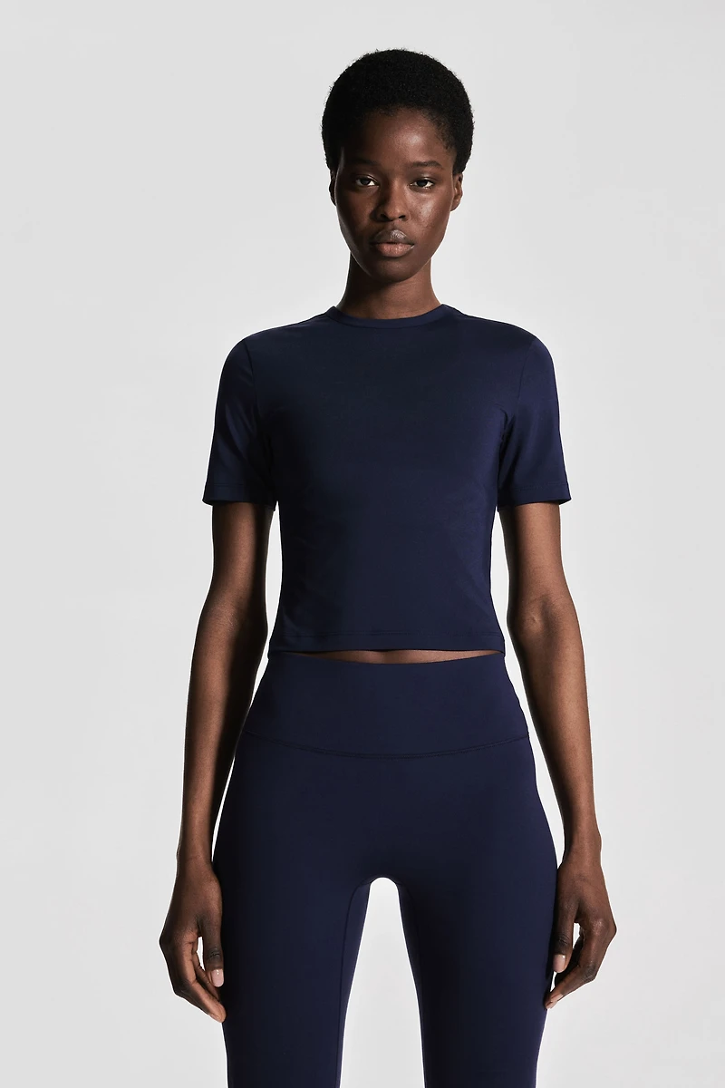 Sports Crop Top with DryMove™