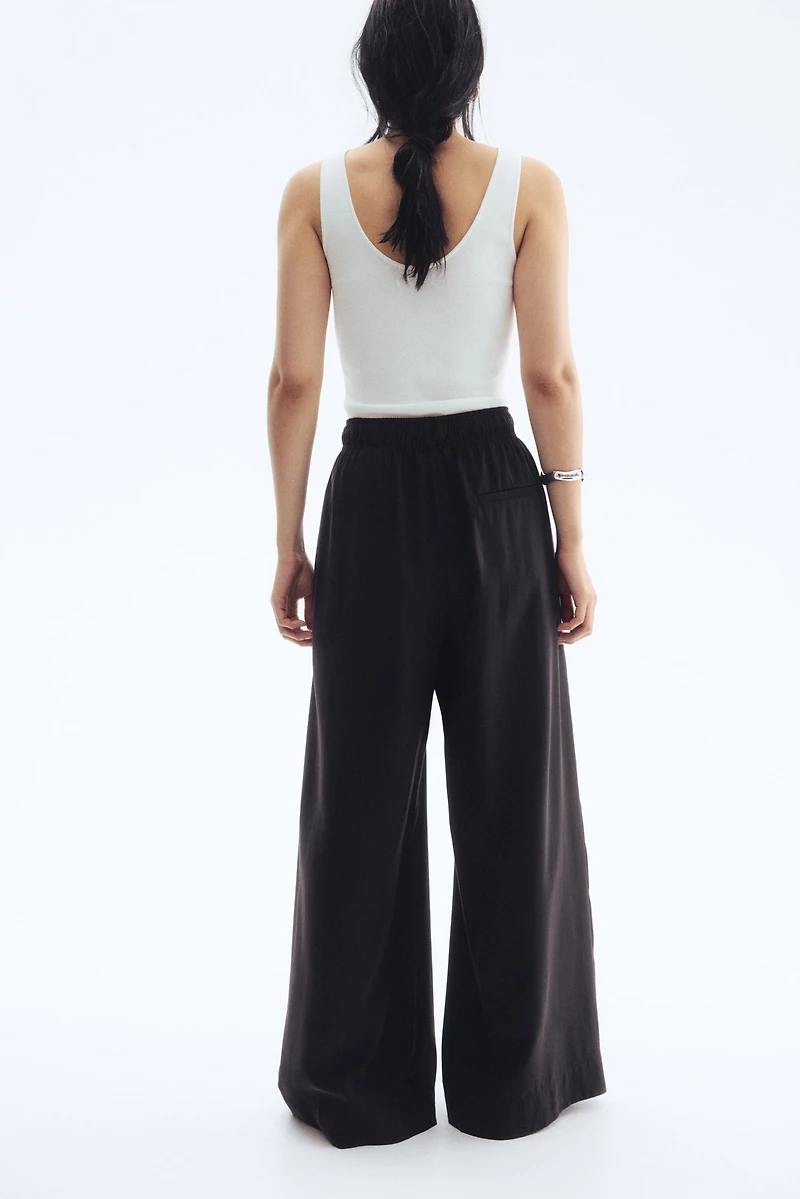 Wide-Leg Pants with Tie Belt
