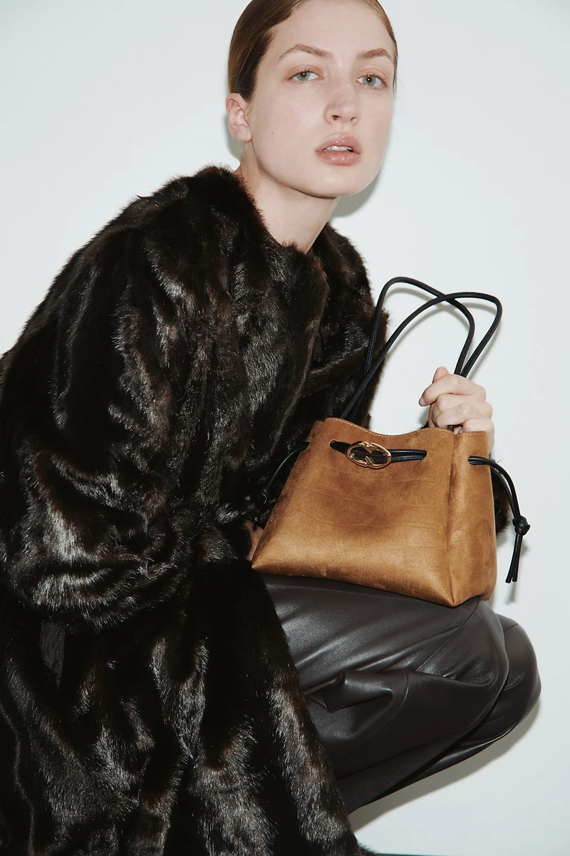 Sac à bandoulière avec cordon de serrage