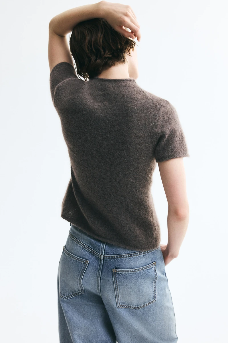 Short-Sleeved Fine-Knit Cardigan
