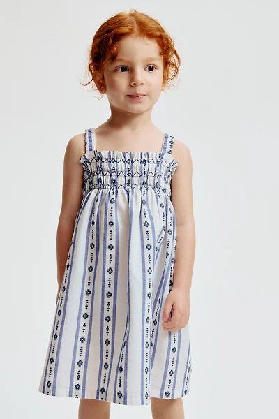 Robe smockée à bretelles fines