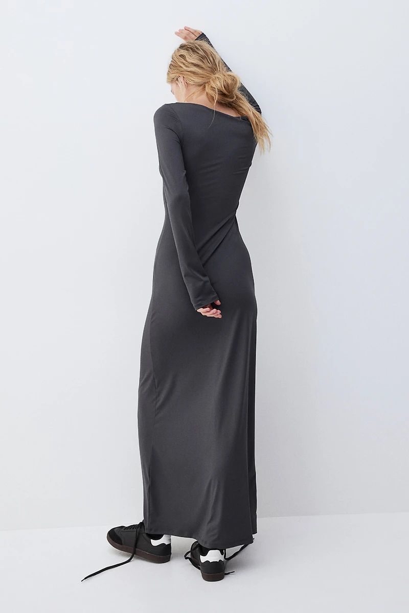 Robe maxi avec encolure bateau