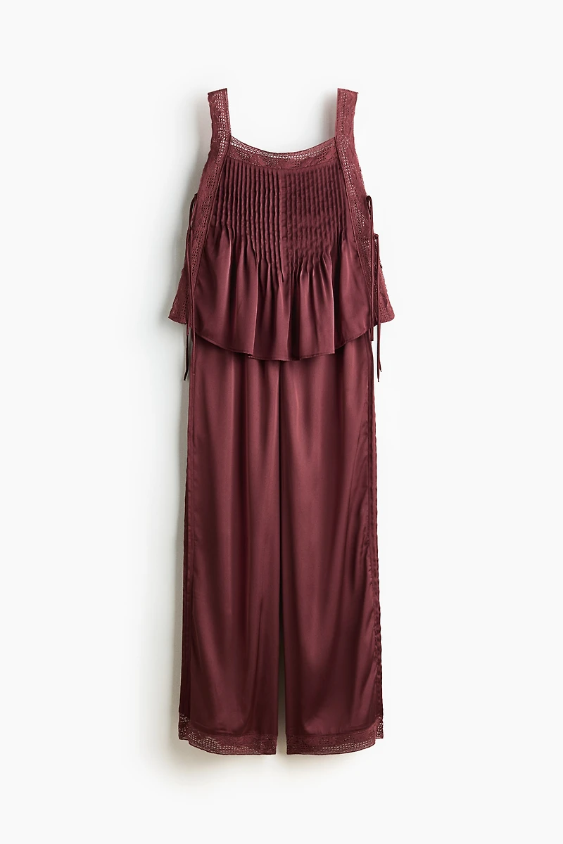 Pyjama en satin avec plis nervure