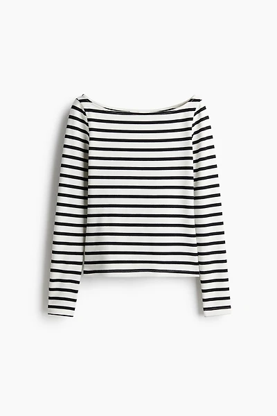 Haut à encolure bateau