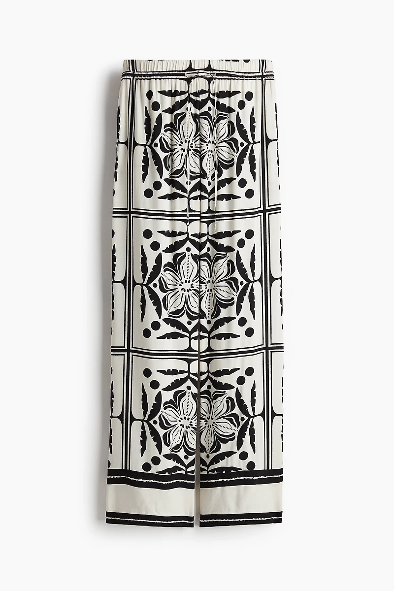 Wide-cut Pull-on Pants