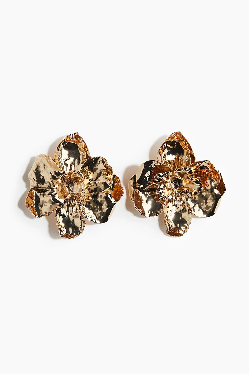Flower-shaped earrings