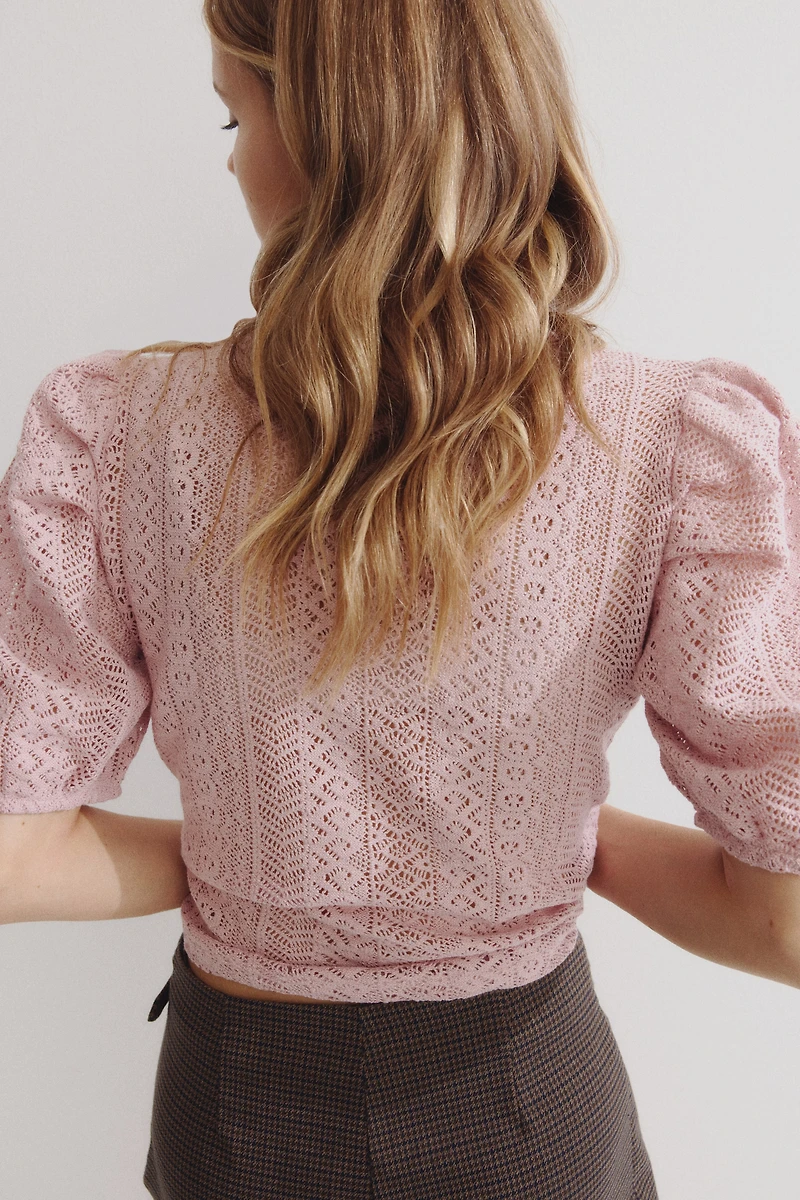 Haut à manches bouffantes